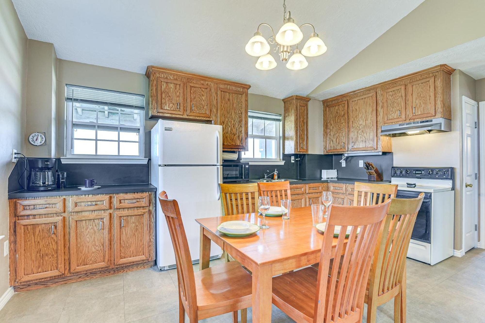 Crystal Beach Home With 2 Grills Walk To Shore! Экстерьер фото